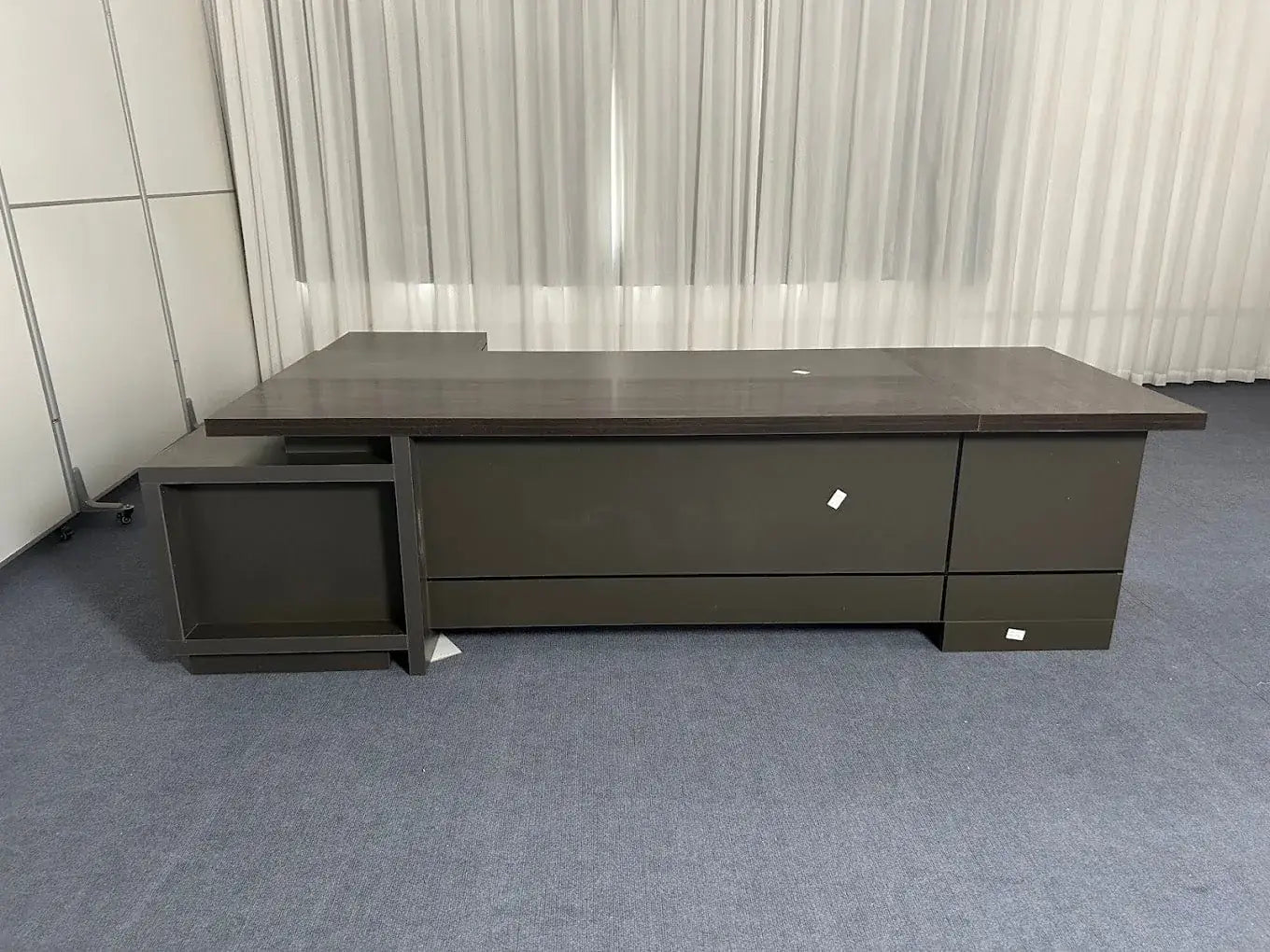 Carwin · Modern L-Shaped Executive Desk
