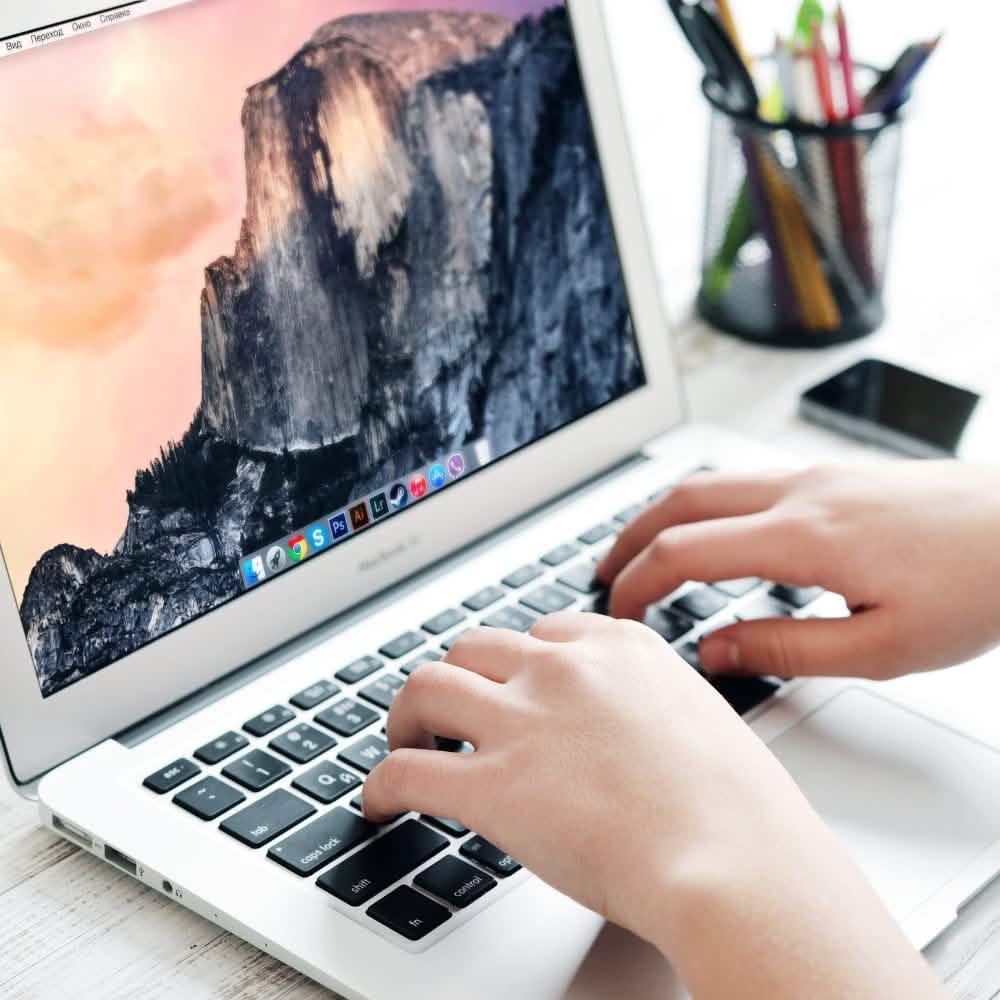 Apple MacBook Air MD760LL/A Core i5 1,3 13 pouces 4 Go RAM 128 Go (Reconditionné)