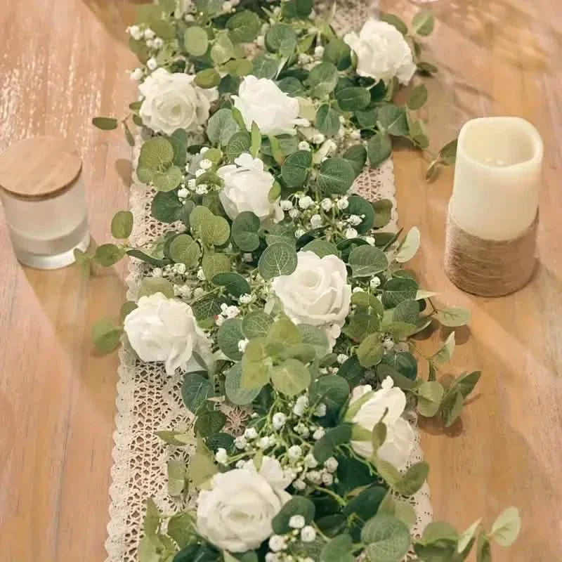 Guirlande d'eucalyptus artificielle avec fausses roses et gypsophile, verdure florale artificielle