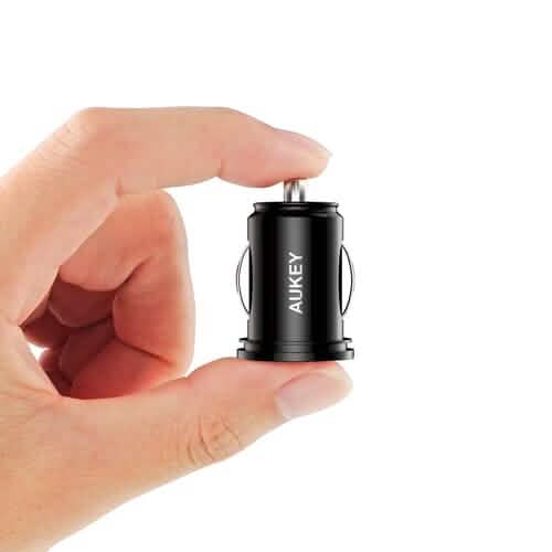 Aukey ユニバーサルTrue AiPOWER 24W 4.8A デュアルポート車載充電器（リファービッシュ品）