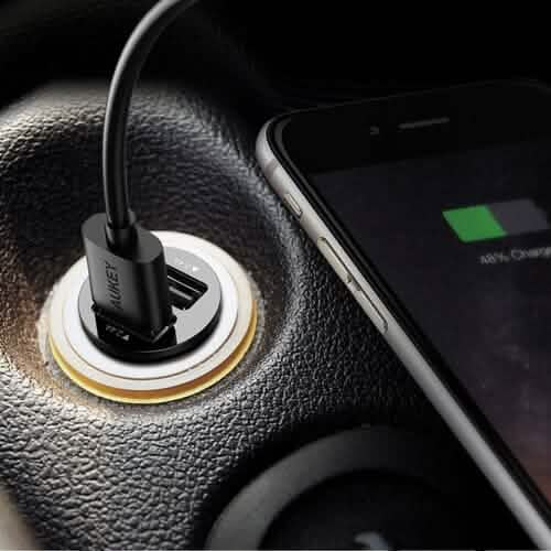 Aukey ユニバーサルTrue AiPOWER 24W 4.8A デュアルポート車載充電器（リファービッシュ品）