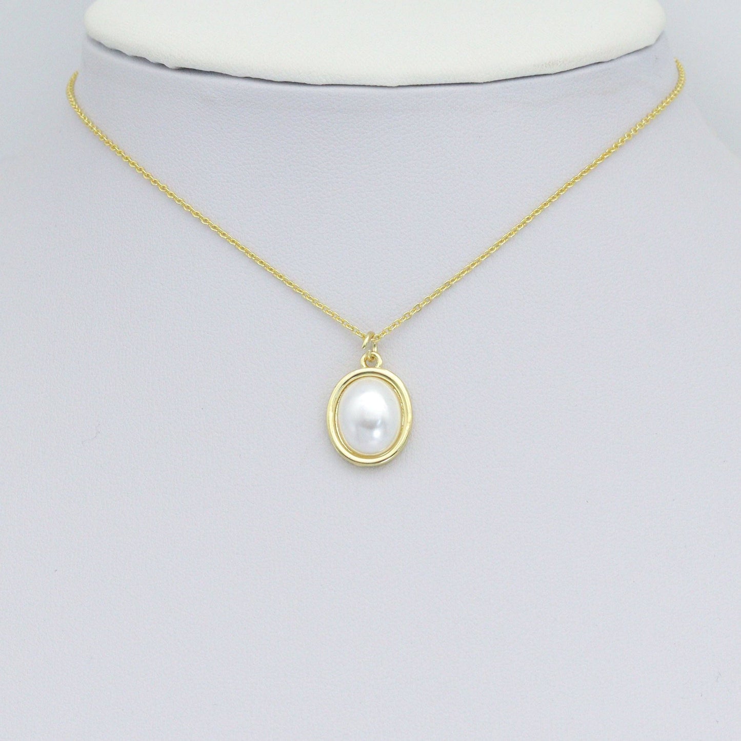 White Pearl Gold Oval Charm Pendant, Sku#LK1109