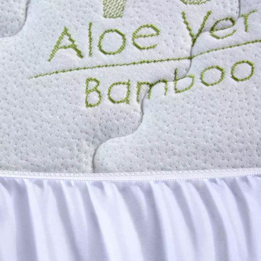 Protège-matelas matelassé hypoallergénique en bambou et aloe vera