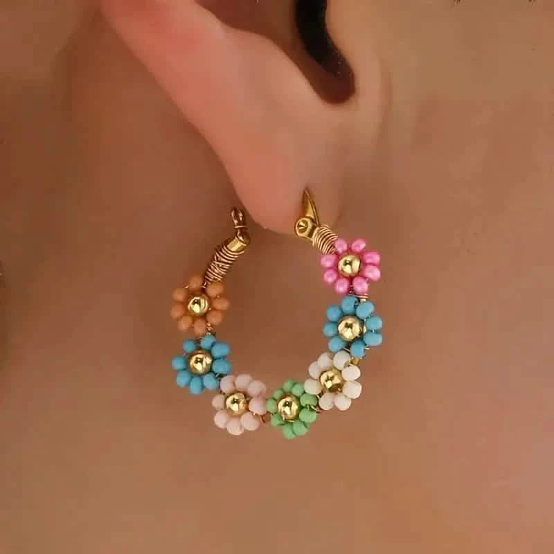 Boucles d'oreilles créoles avec perles et décor floral en acier inoxydable style bohème