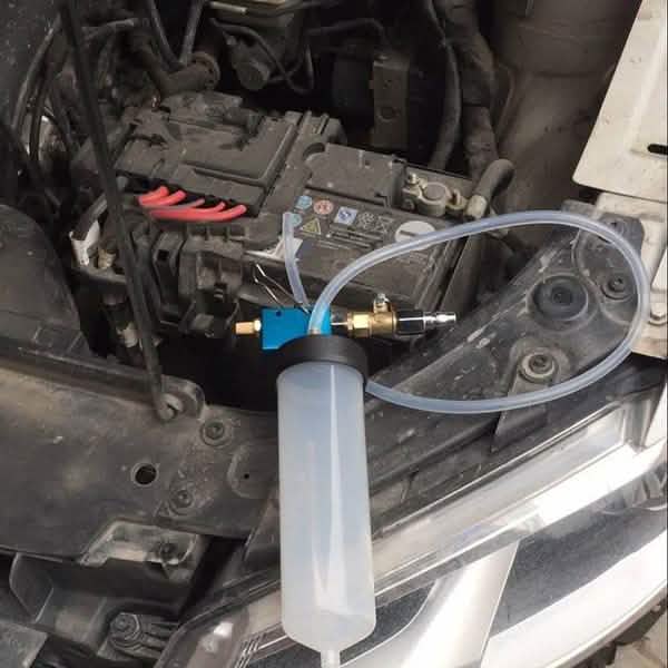 車用ブレーキシステムフルードブリーダーキット油圧クラッチオイル交換ワンマンツール
