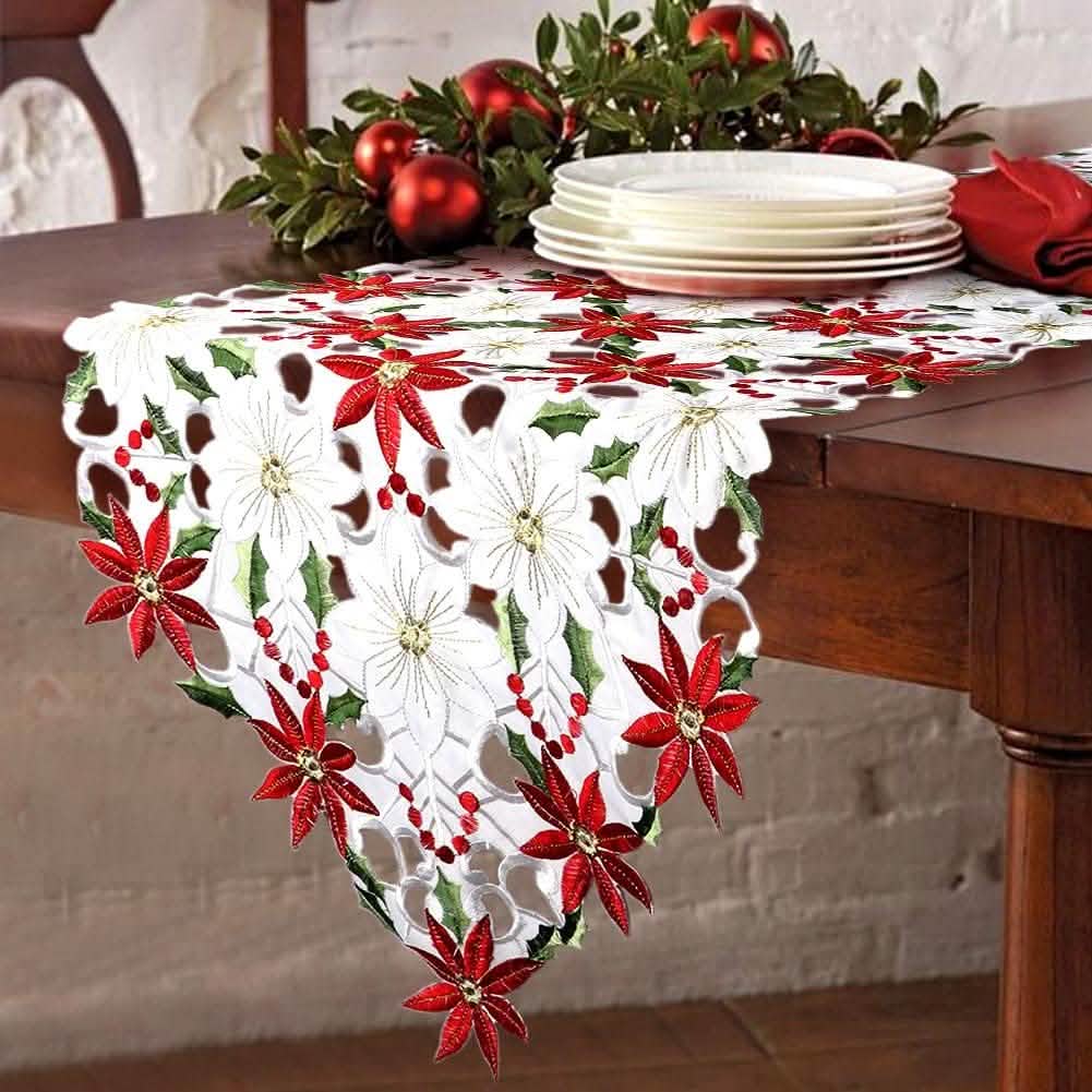 Chemins de table brodés de Noël