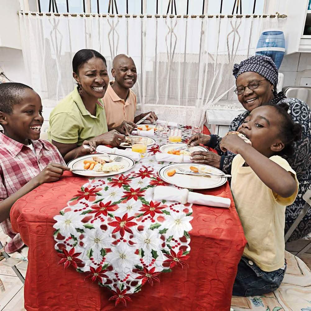 Chemins de table brodés de Noël