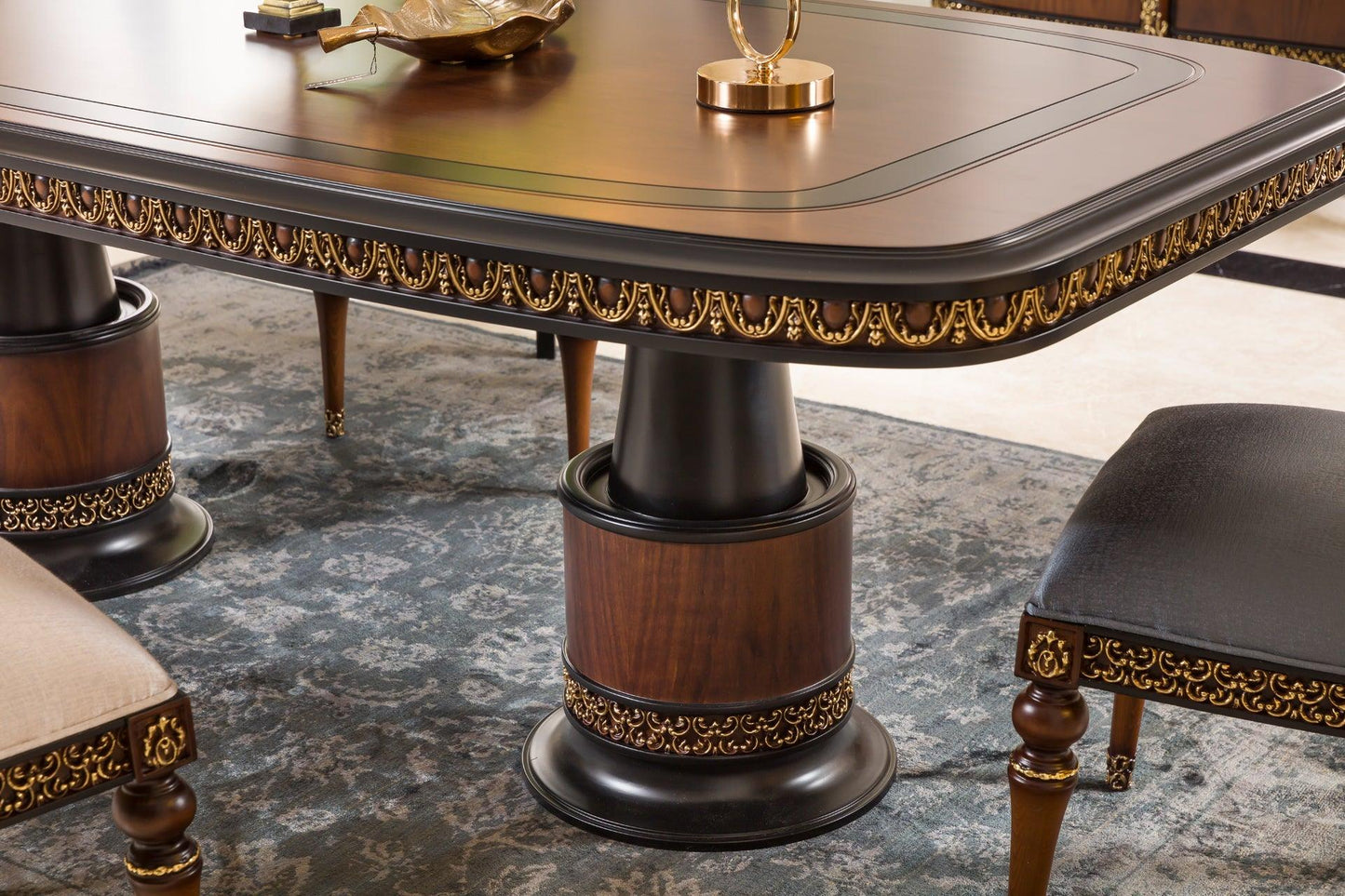 Colpan Dining Table