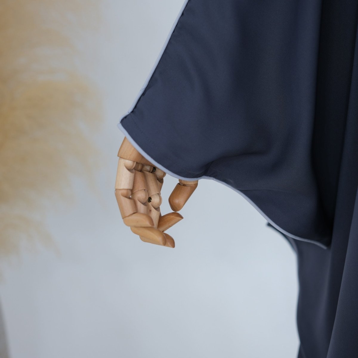Contrast Piped Batwing Open Abaya(MOA325)