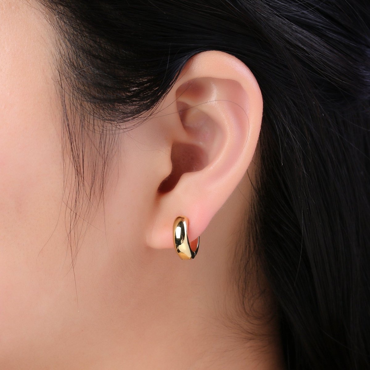 Dainty Hinged Huggie Earrings  Gold Hoop Earrings Perfect Minimalist Look Wholesale Jewelry T-364