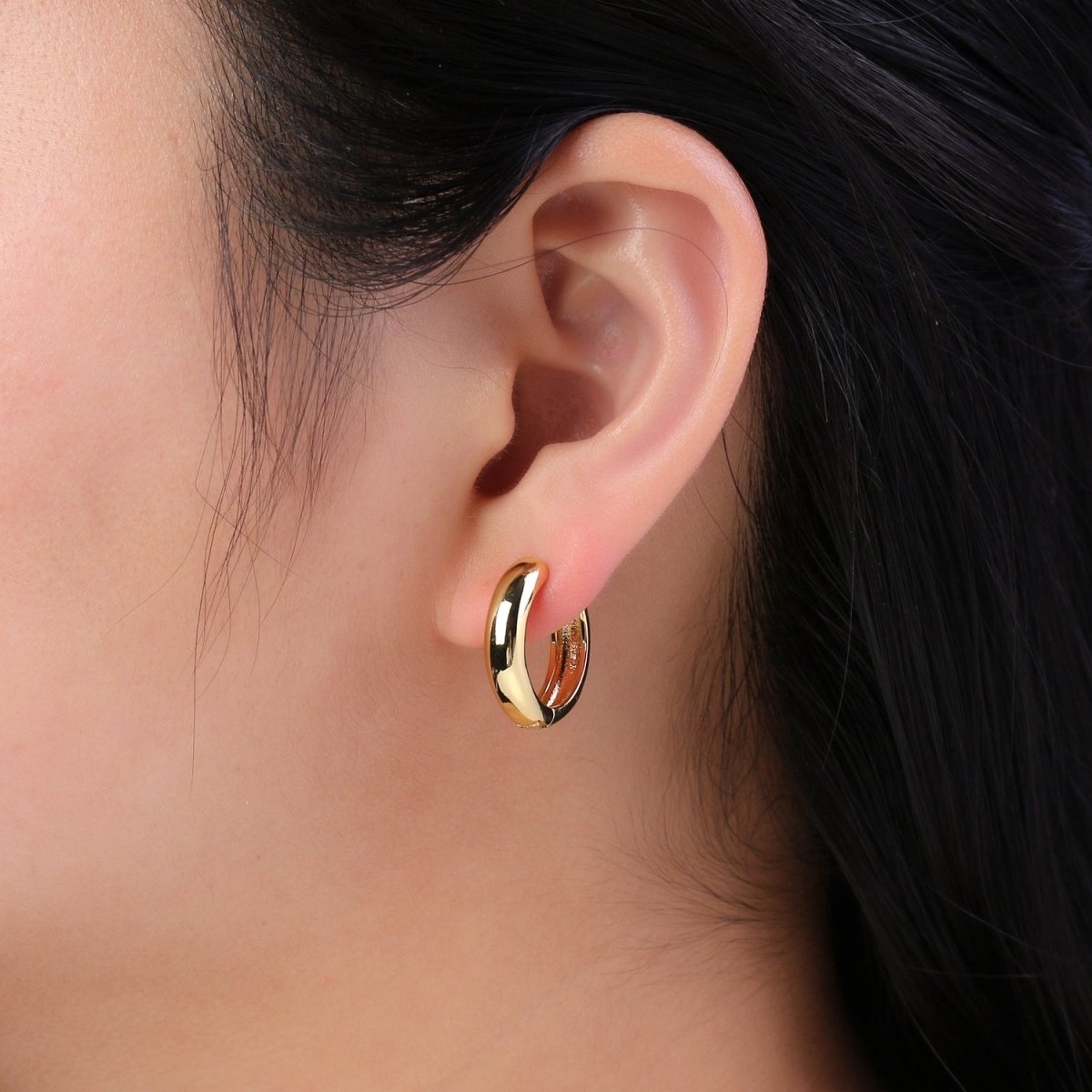 Dainty Hinged Huggie Earrings  Gold Hoop Earrings Perfect Minimalist Look Wholesale Jewelry T-364