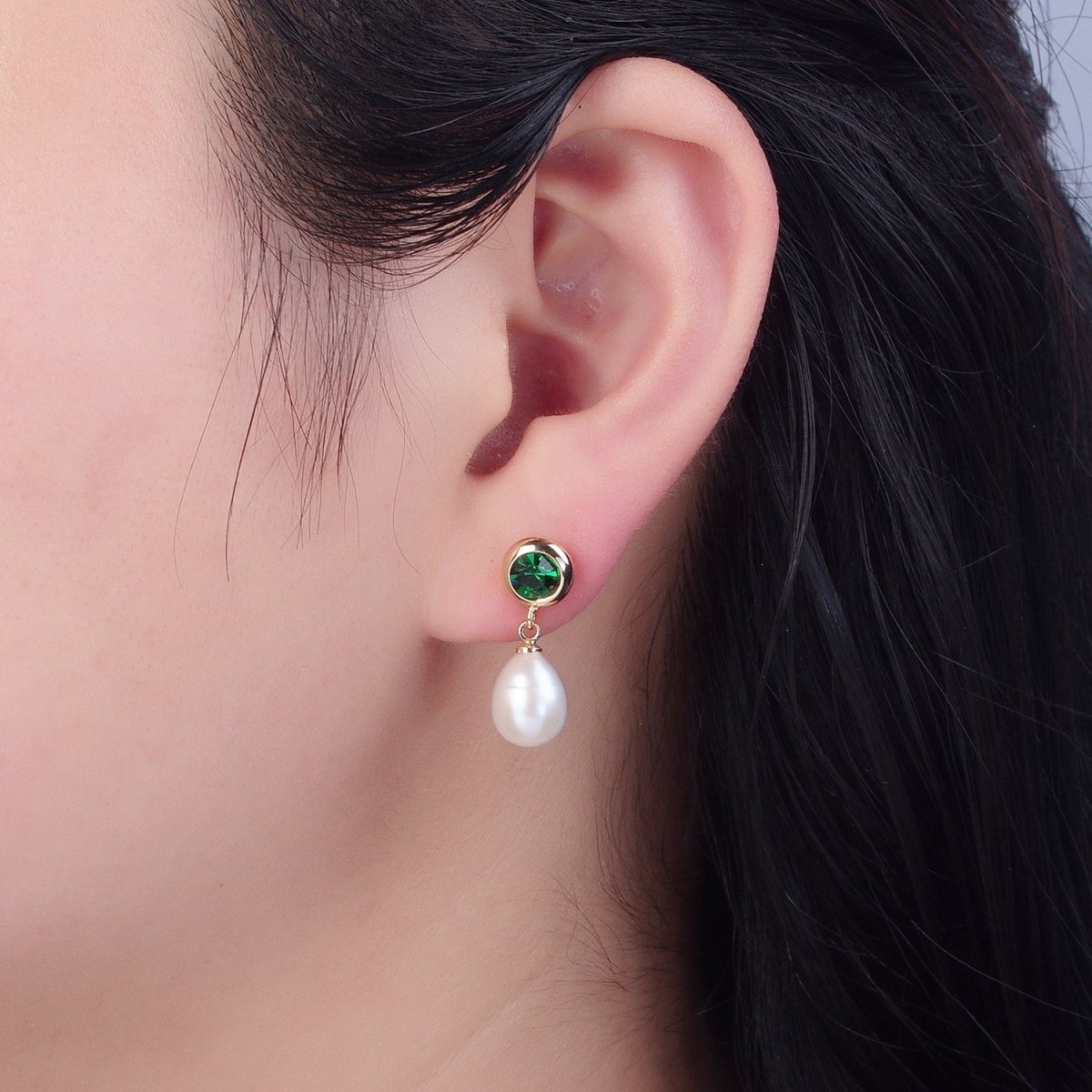 Dangle White Pearl Stud Earring with Green Emerald CZ for Wedding Jewelry T-536