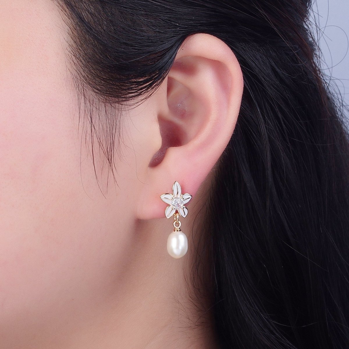 Dangle White Pearl Stud Earring with White Flower for Wedding Jewelry T-529