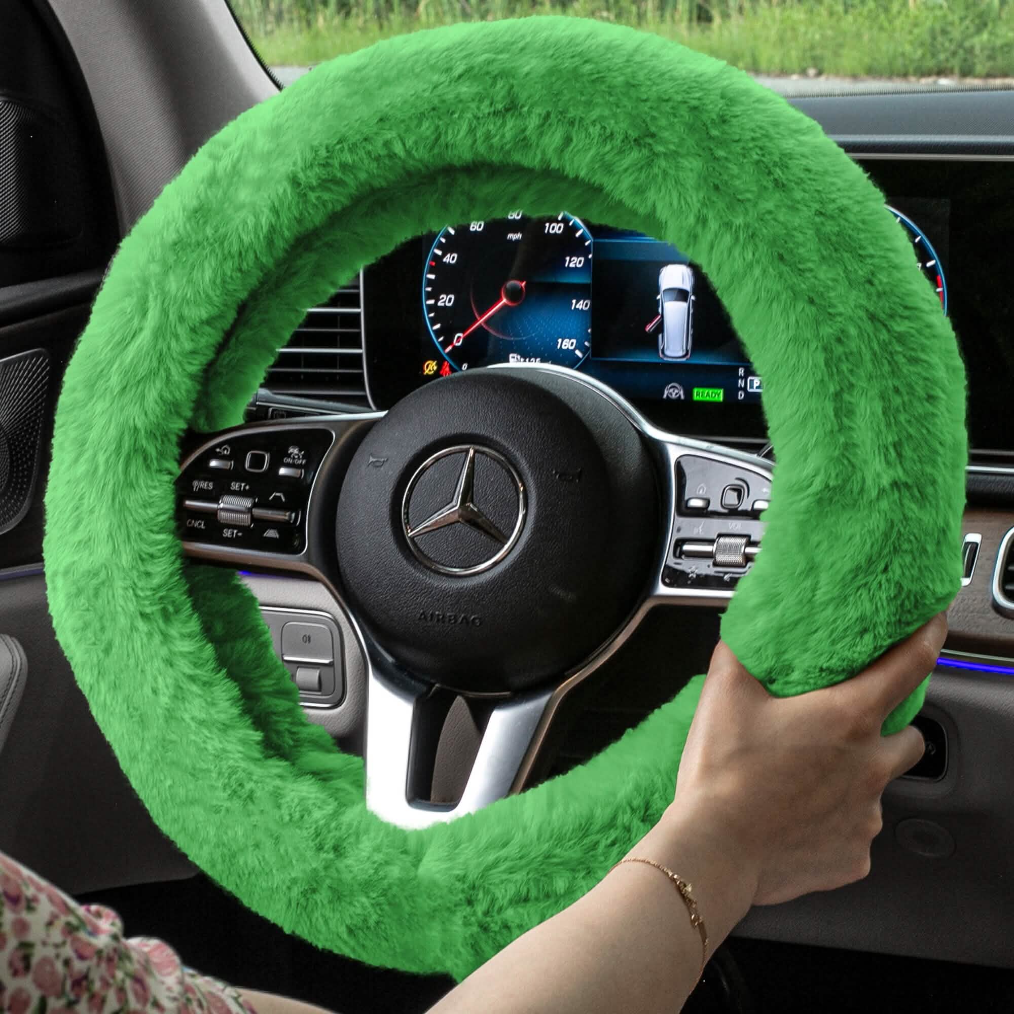 Doe16 Faux Rabbit Fur Steering Wheel Cover