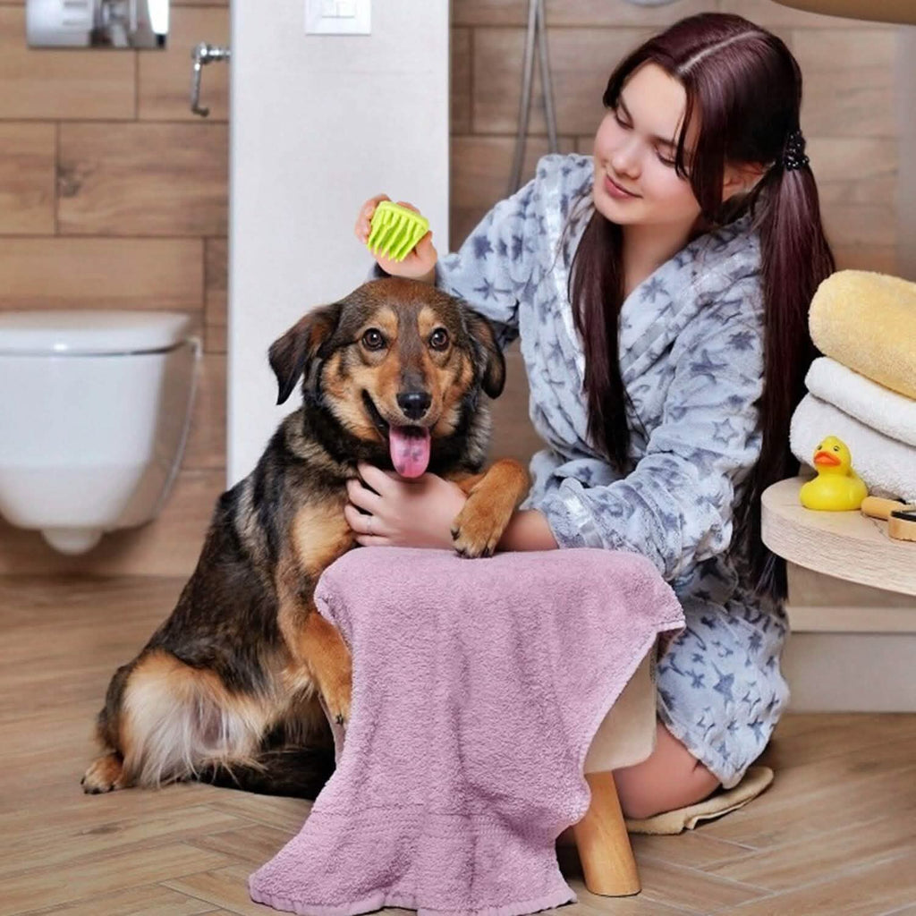Brosse de bain pour chien antidérapante, peigne de massage en silicone pour le toilettage et la douche des animaux