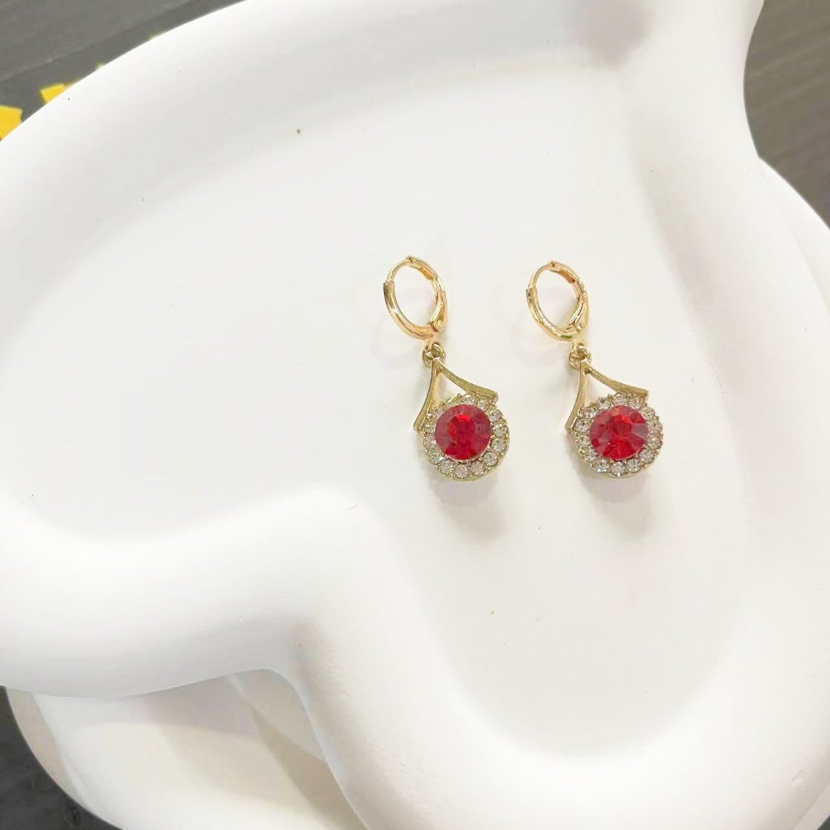 Elegant Sparkling Dangle  Rhinestone Earrings (MAC324)