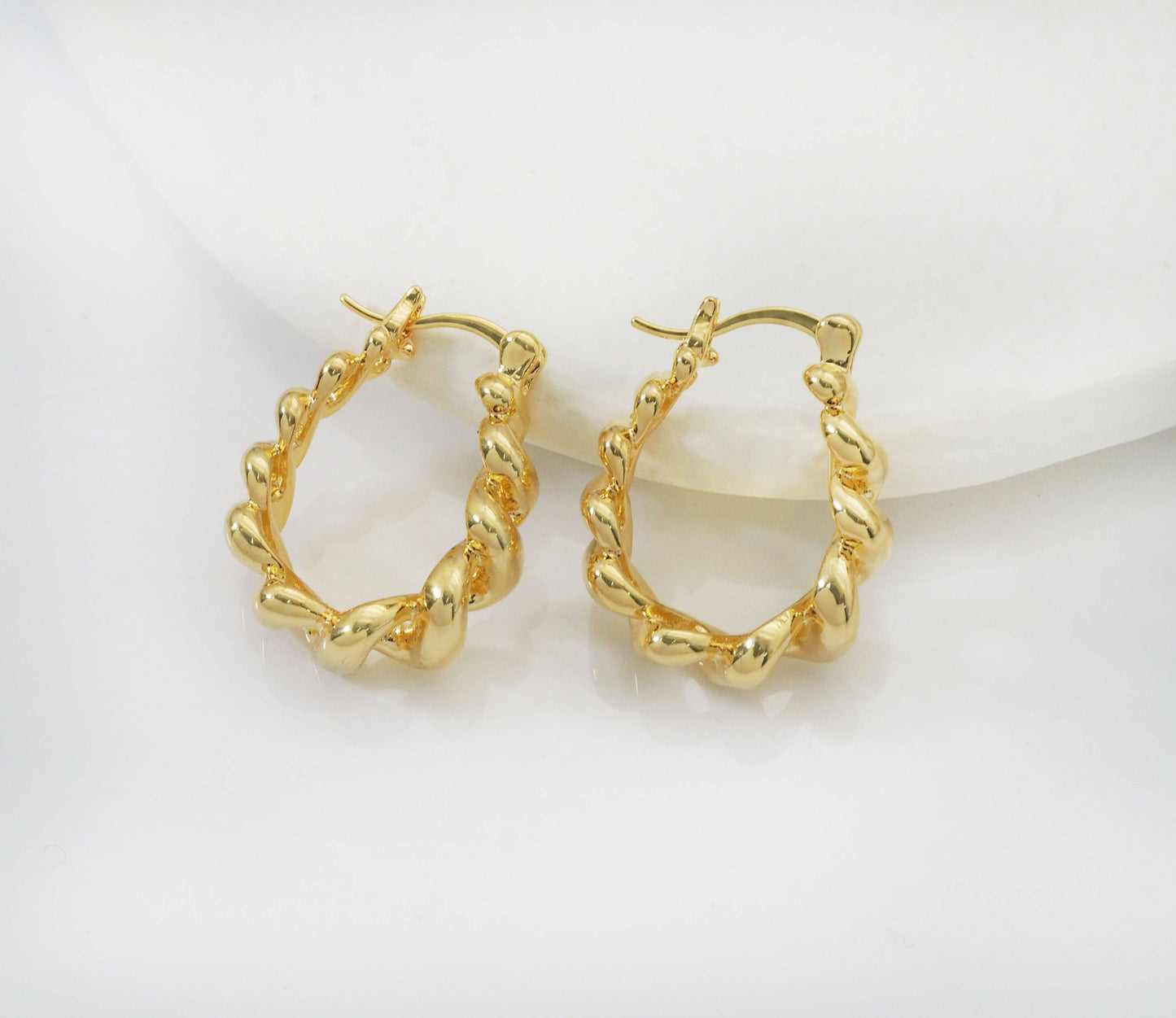 Gold Round Twist Shape Climber Earrings, Oval Earrings, Sku#J365