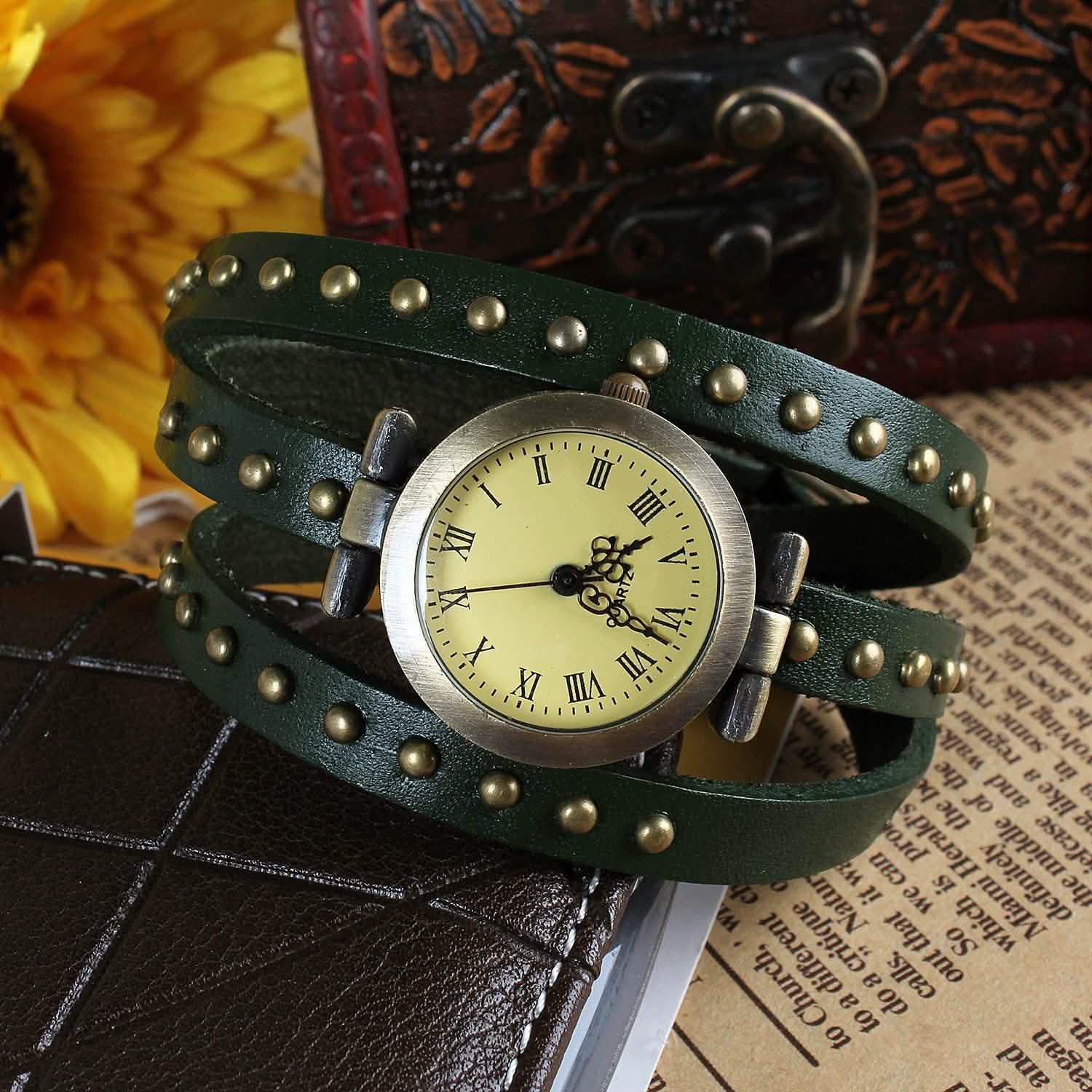 Montre rétro en cuir de rivière à la mode