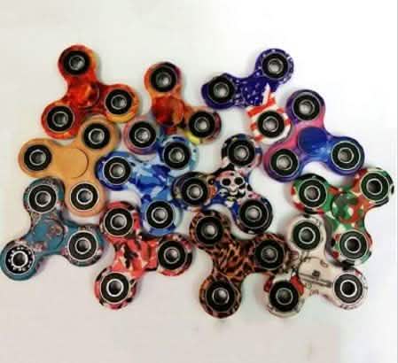 Jouet Fidget Spinner anti-stress et anxiété - Assortis