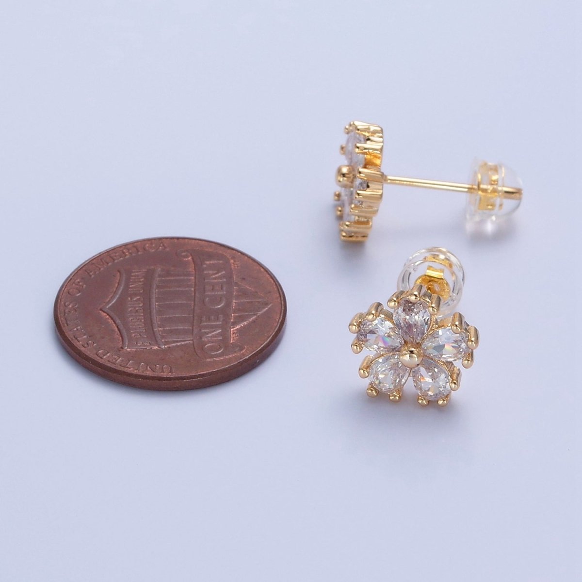 Gold Daisy Floral Stud Earring T-463