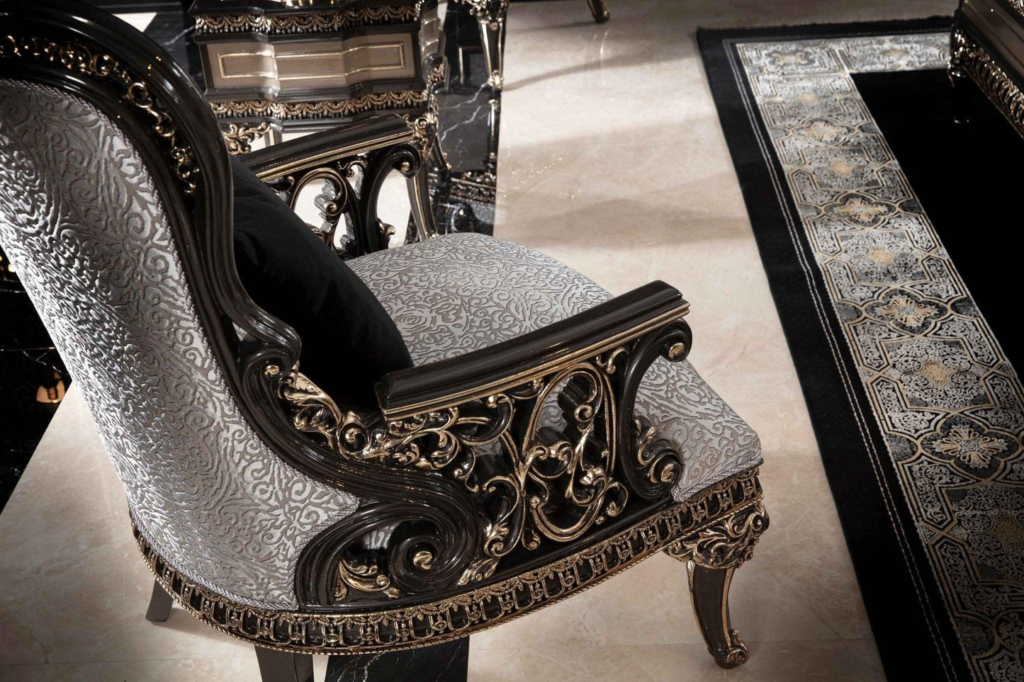 Huma Armchair