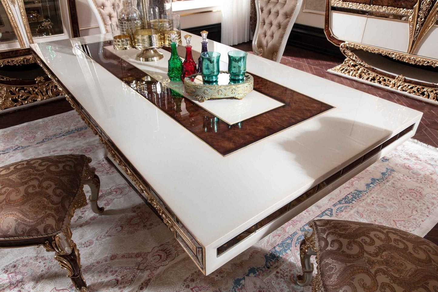 Karina Wow Dining Table