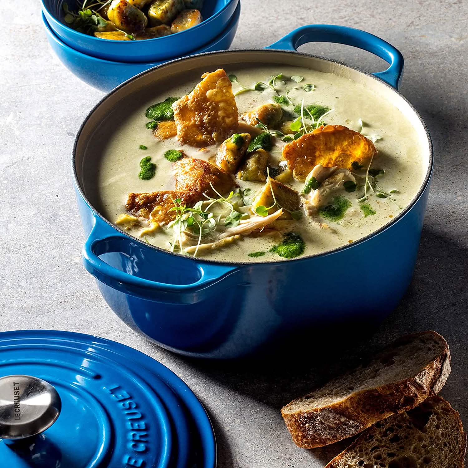 Le Creuset Cocotte Ronde en Fonte Émaillée Signature, 6,8 L, Marseille