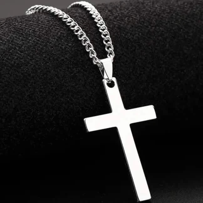 Collier simple pour homme avec pendentif croix noire