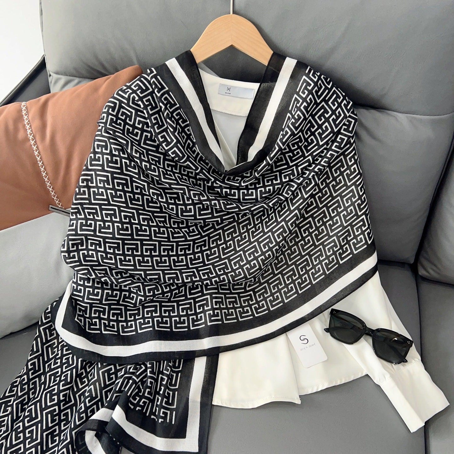 MH057 Lettered Rayon And Linen Hijab