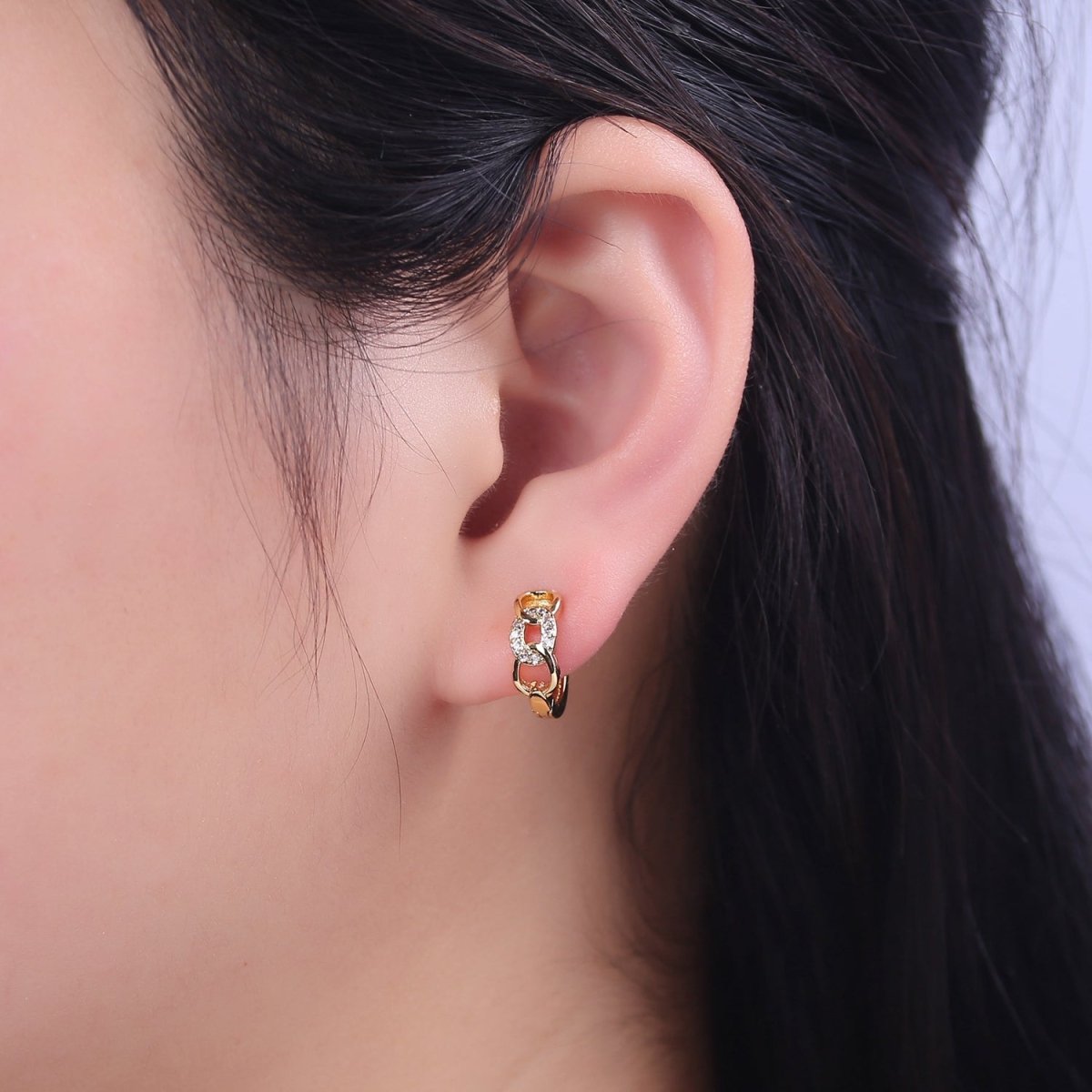 Mini chain link huggie hoop earrings in gold Cartilage earrings • 12mm Tragus hoops • Dainty gold hoop T-366