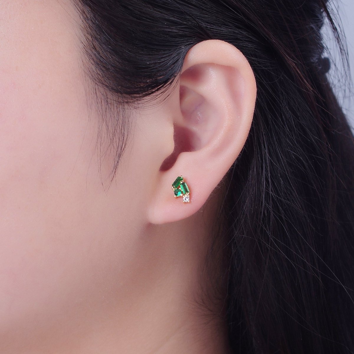 Mini Emerald Green Cz Stone Stud Earring T-384