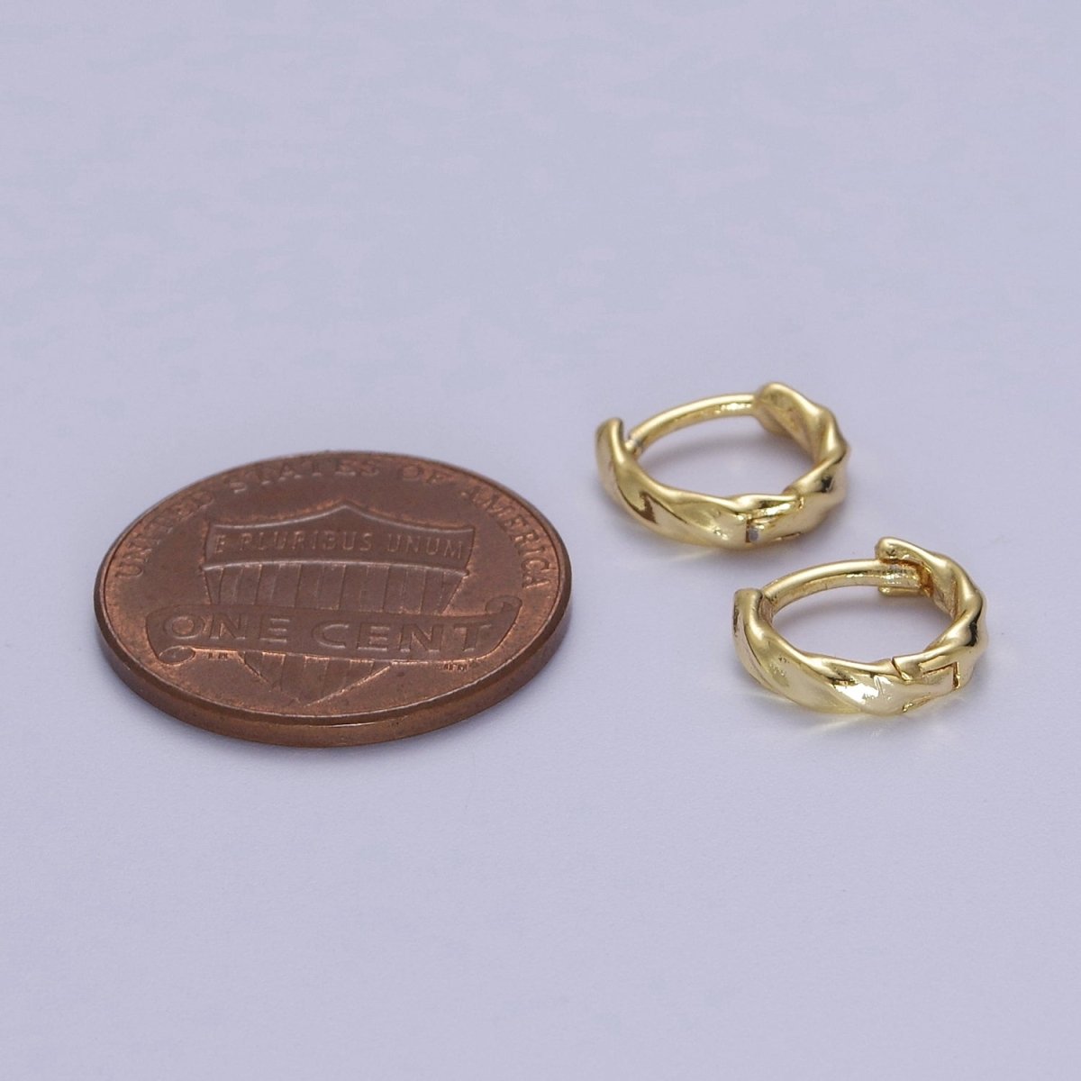 Minimalist Hammered texture Gold Huggie Earring 10mm Dainty gold Hoop V-094
