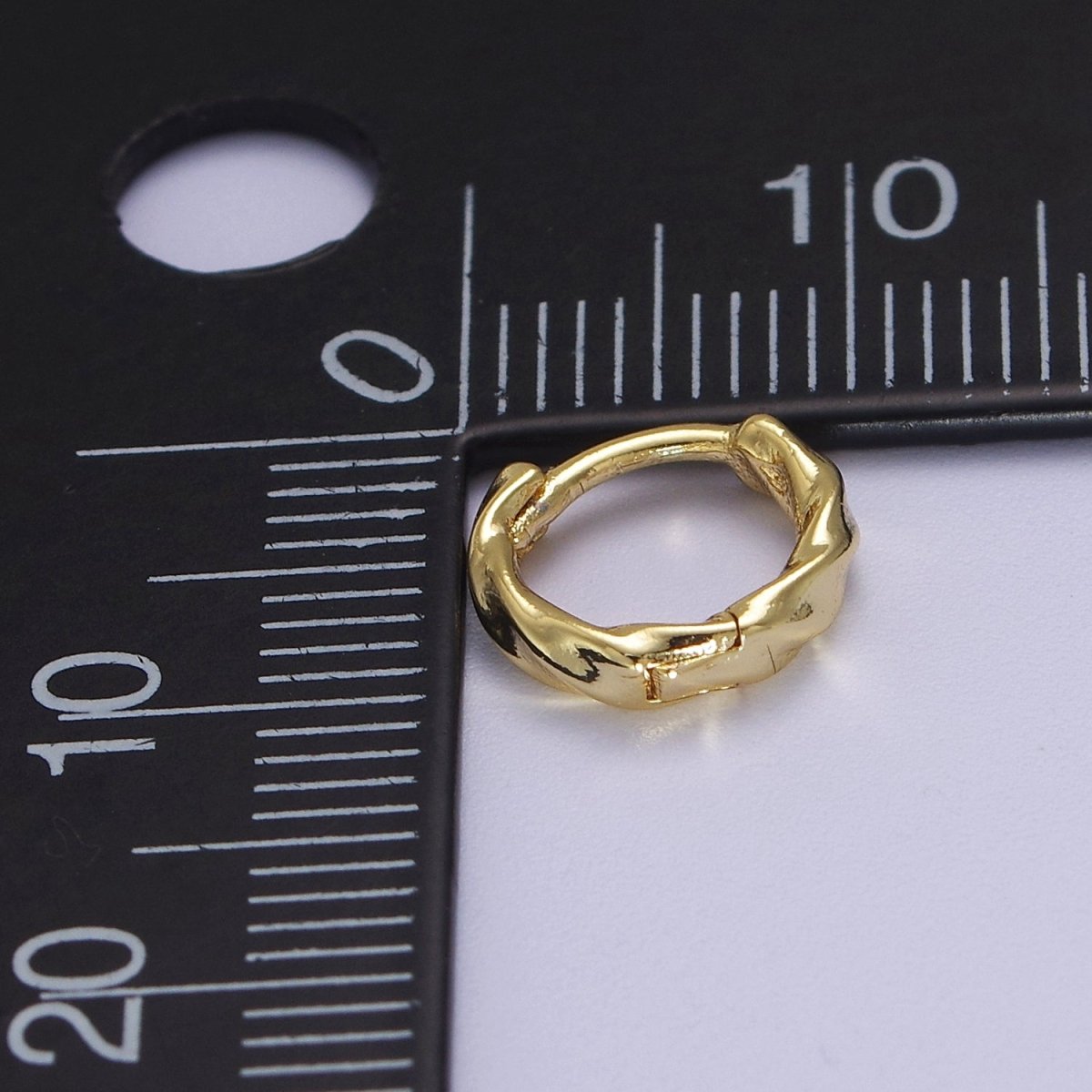Minimalist Hammered texture Gold Huggie Earring 10mm Dainty gold Hoop V-094