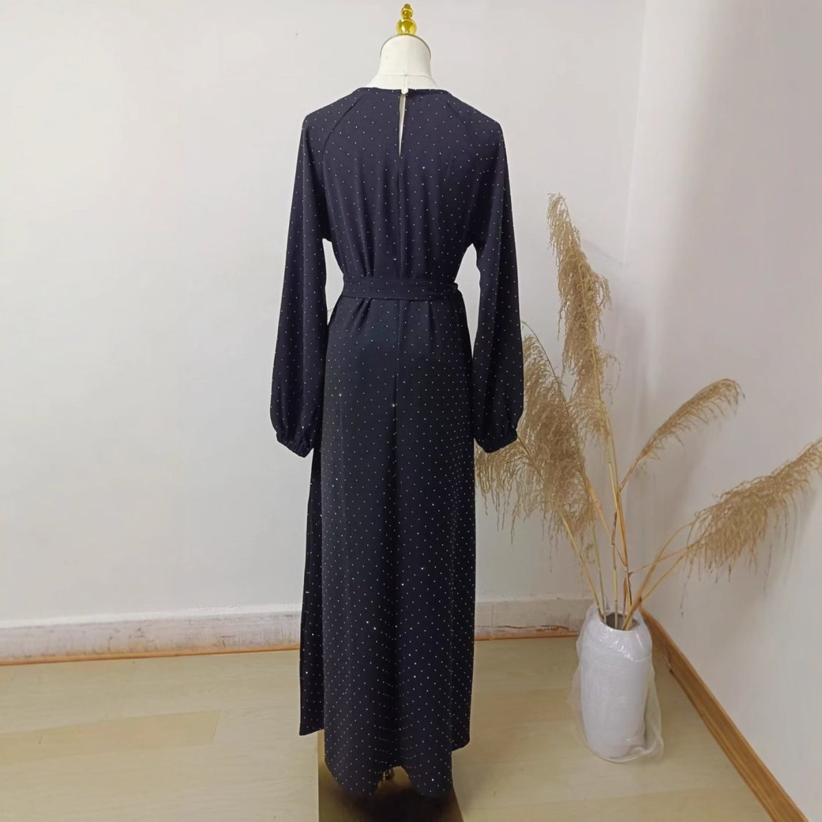 Modest Diamond Dot with Adjustable Belt Muslim Women Abaya(MA158)