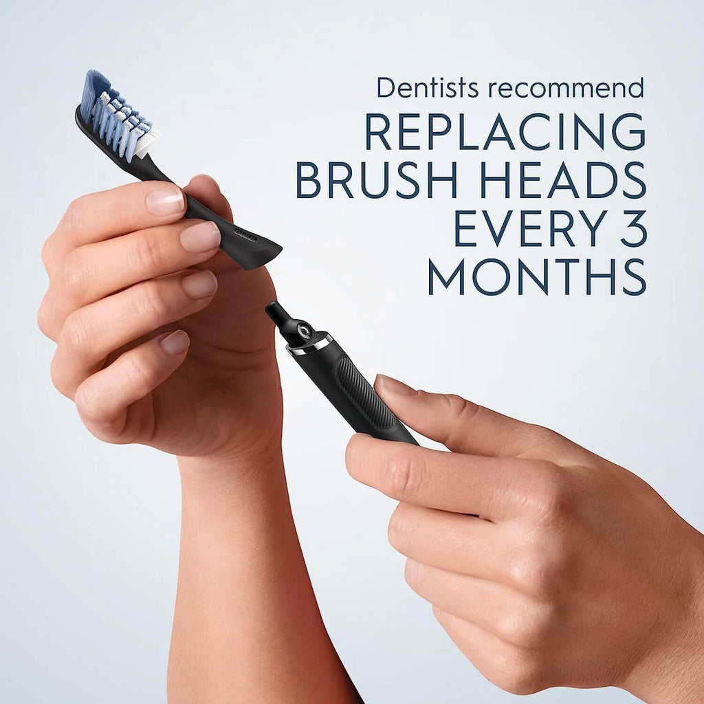 Oral-B Clic Deluxe Kit de démarrage, Brosse à dents manuelle avec 3 têtes de brosse et support magnétique