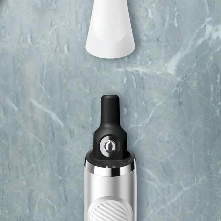 Oral-B Clic Deluxe Kit de démarrage, Brosse à dents manuelle avec 3 têtes de brosse et support magnétique
