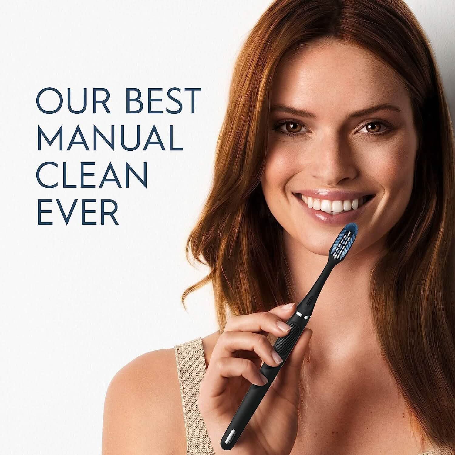 Oral-B Clic Deluxe Kit de démarrage, Brosse à dents manuelle avec 3 têtes de brosse et support magnétique