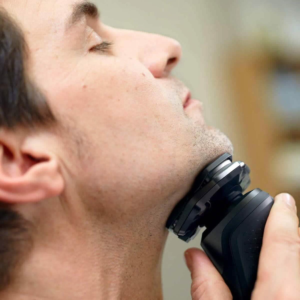 Philips Wet & Dry Shaver 5000 with SkinIQ Tech + Shave Heads, Charging & Cleaning Base (Refurbished)