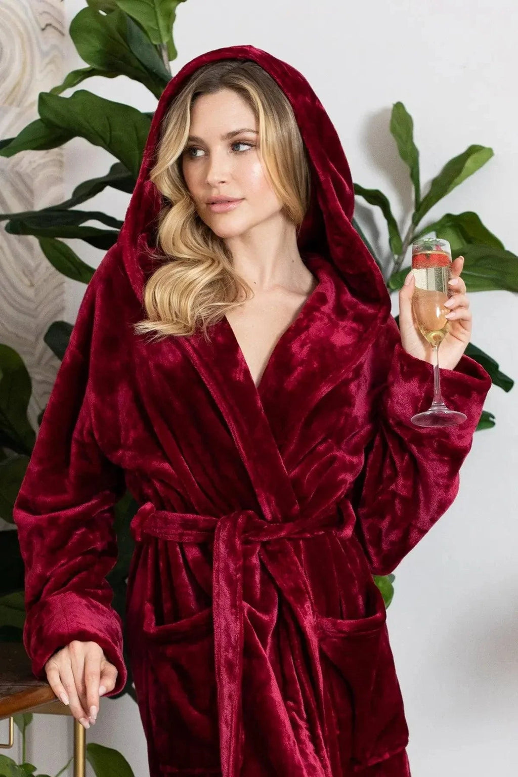 Women’s Plush Hooded Robe - Spa-Worthy Comfort at Home