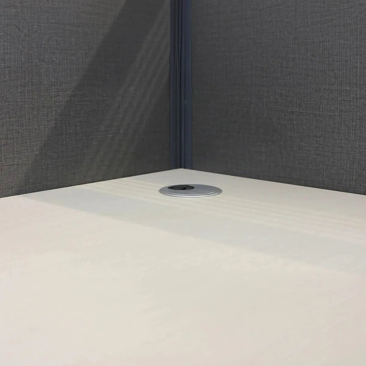 Valtra · L-Shaped Cubicle Workstation