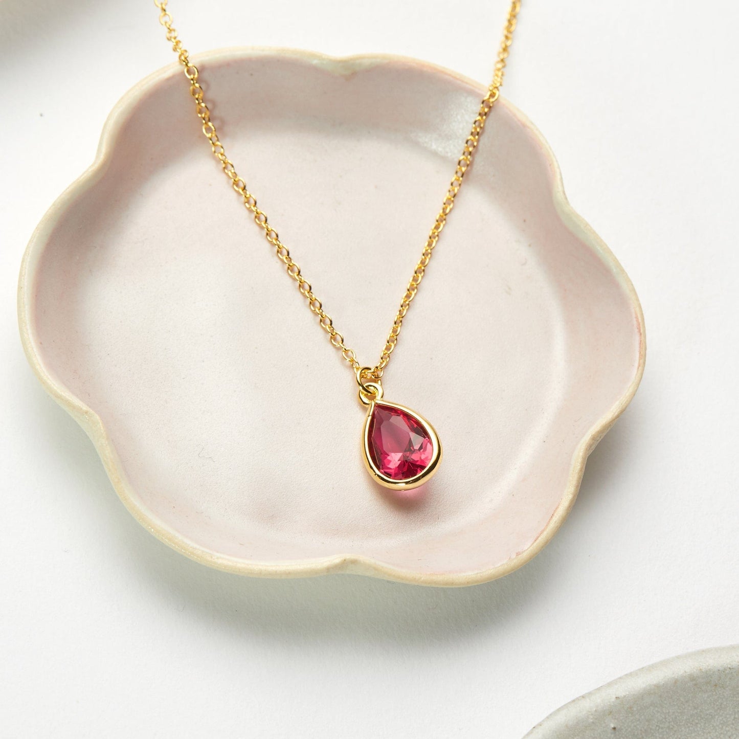 San Valentín Gemstone Necklace