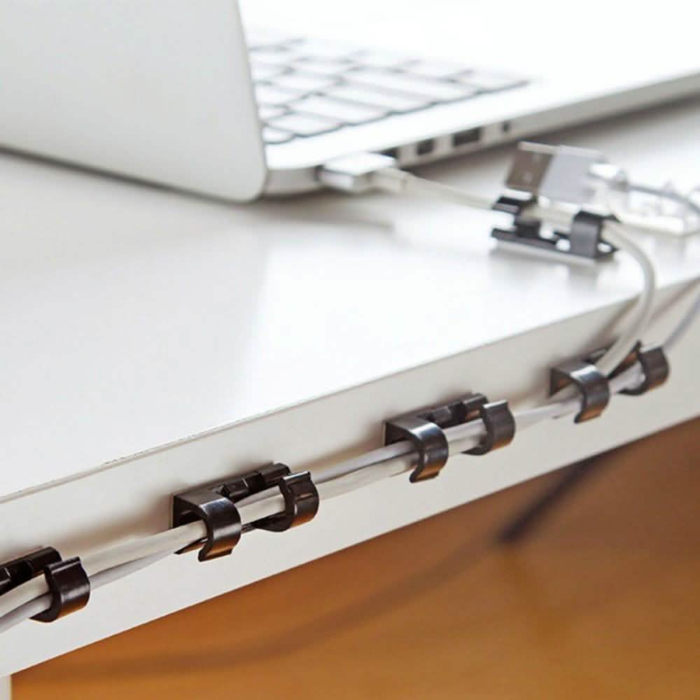Clips en plastique auto-adhésifs pour câbles d'organisation