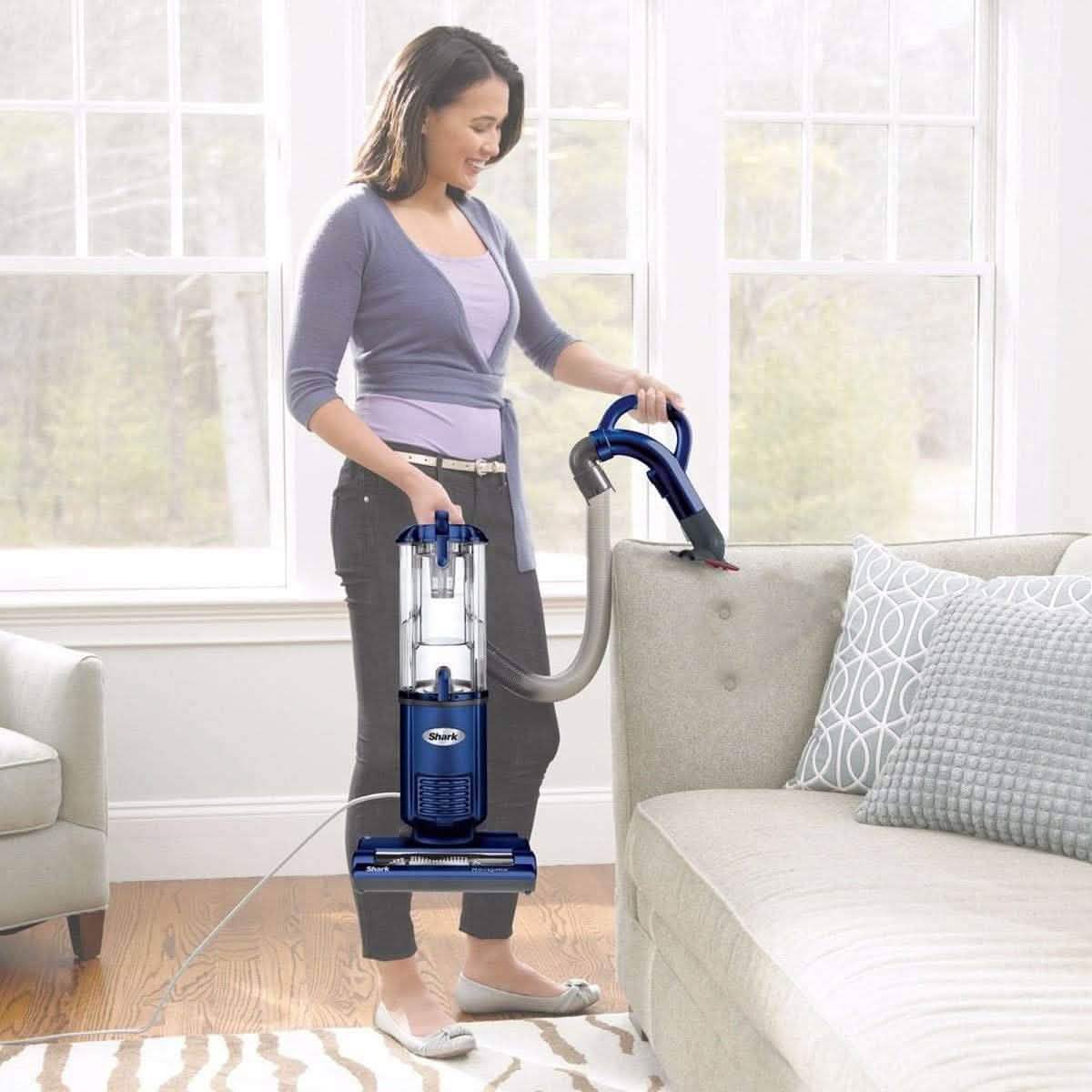 Aspirateur-balai léger Shark Navigator Modèle NV105 (Reconditionné)