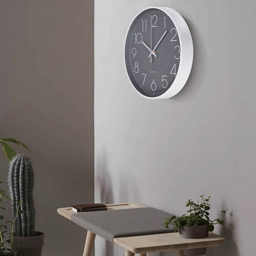 Silent Quartz Decorative Battery Powered Wall Clock