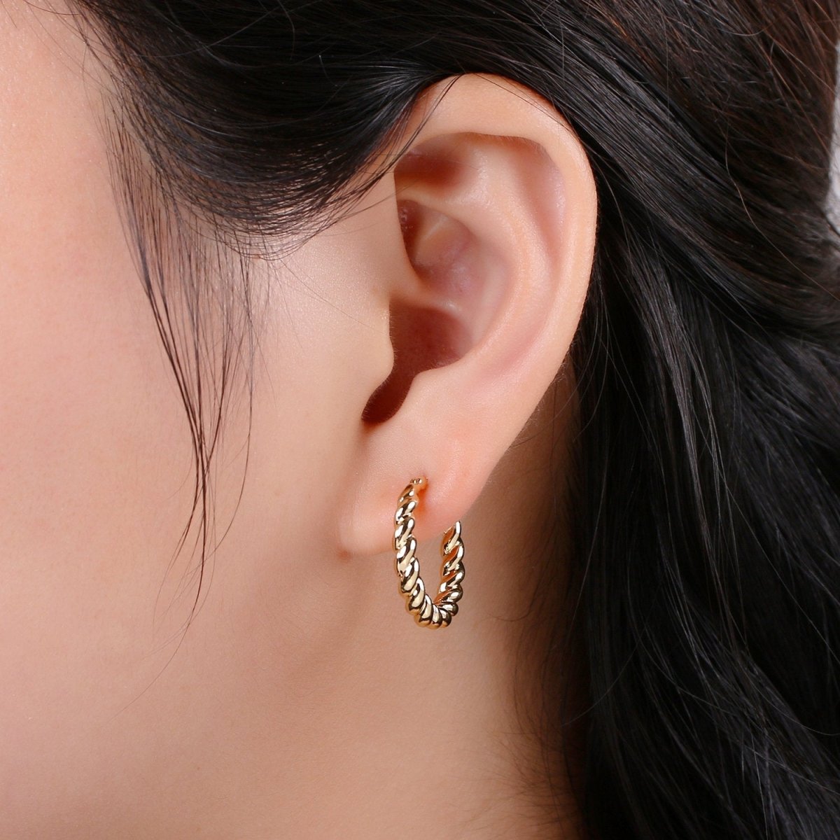 Small Twisted Hoop Earrings 20mm Hoop Earring Gold Vermeil Q-320