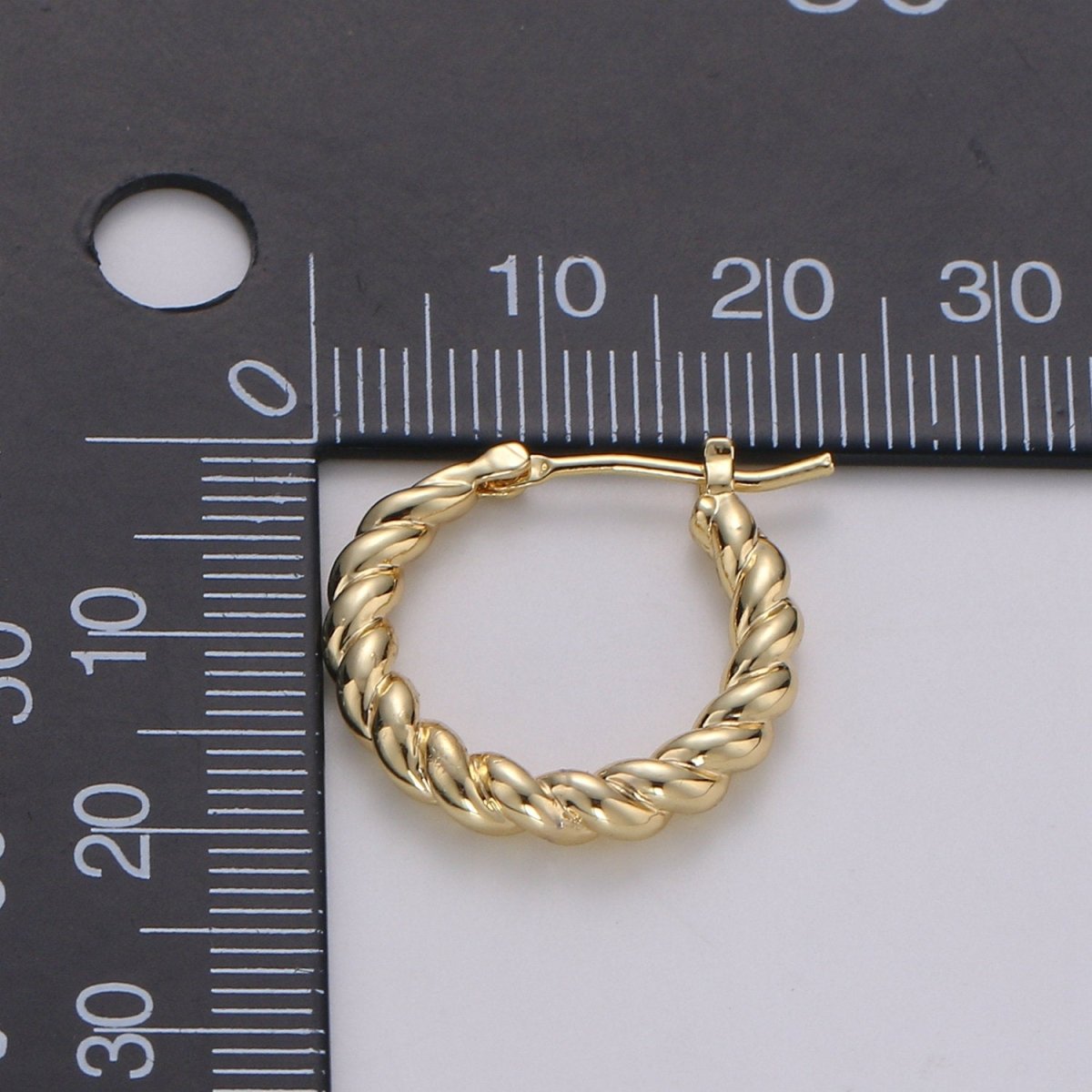 Small Twisted Hoop Earrings 20mm Hoop Earring Gold Vermeil Q-320