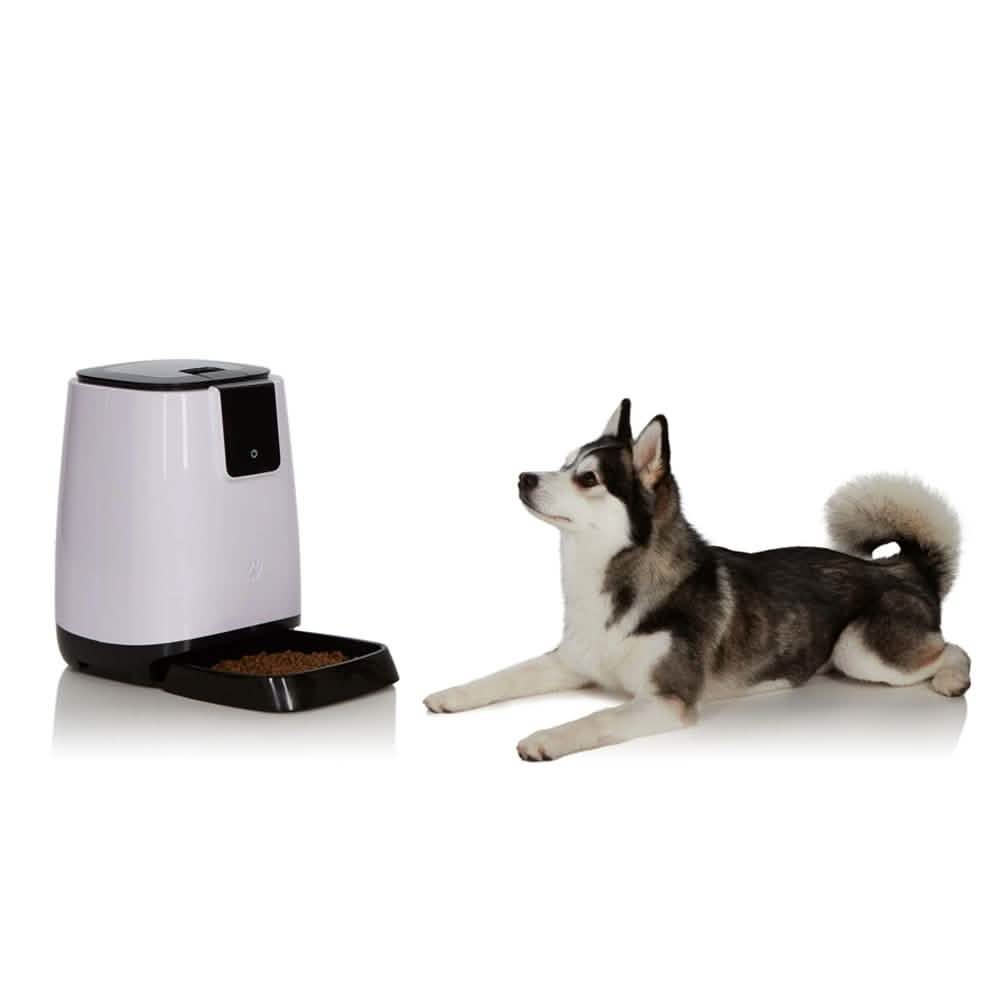 Smart Programmable Automatic Feeder for Pets