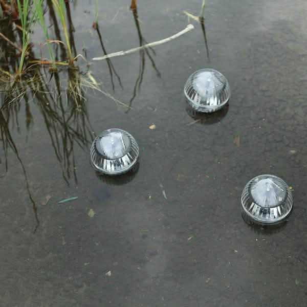 Lampe LED flottante solaire pour étang, jardin et piscine avec changement de couleur