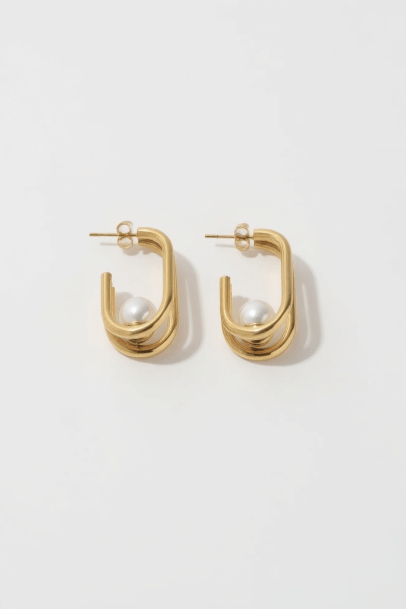 Thalia Waterproof Earring Shiny Faux Pearl at Center Dazzling