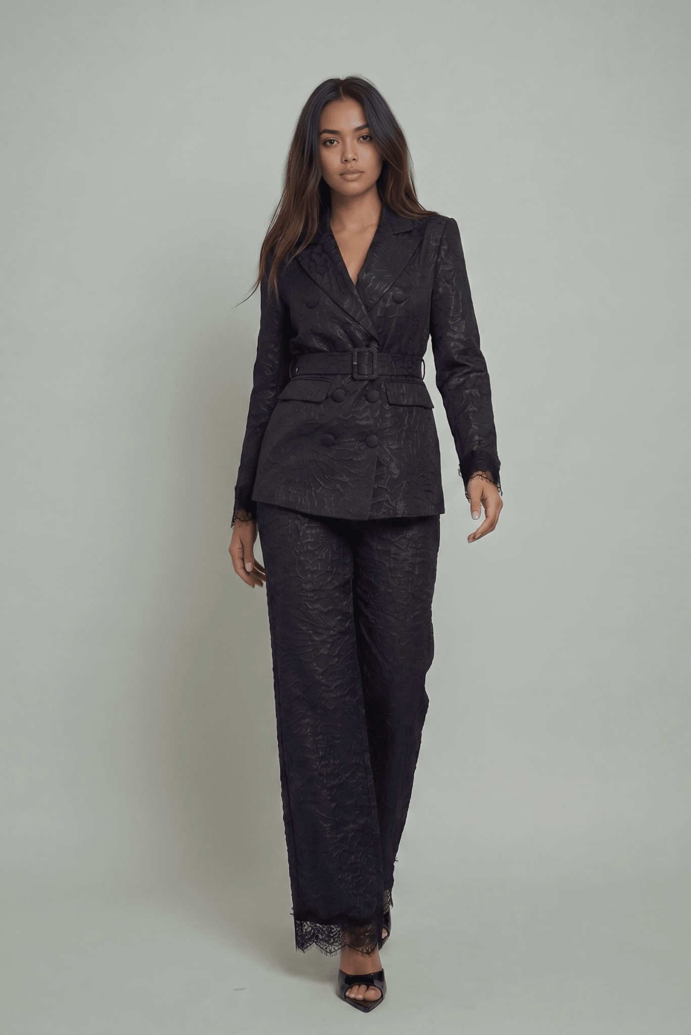 The Maison Jacquard Lace-Trim Trousers